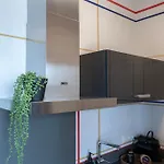 דירה Modern Tilburg, Balcony & Kitchen *