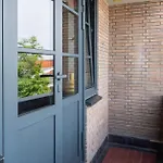 Modern Tilburg, Balcony & Kitchen טילבורג