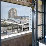 דירה Modern Tilburg, Balcony & Kitchen