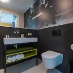 Modern Tilburg, Balcony & Kitchen דירה *