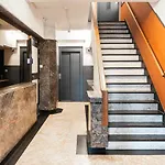 Modern Tilburg, Balcony & Kitchen טילבורג