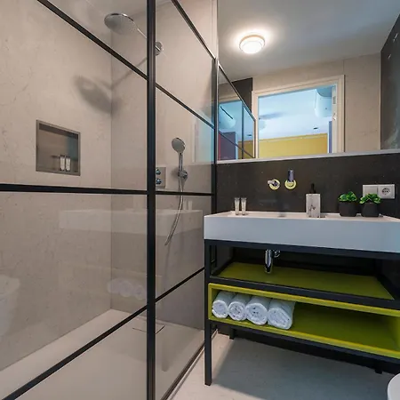 公寓 Modern Tilburg, Balcony & Kitchen 提耳堡