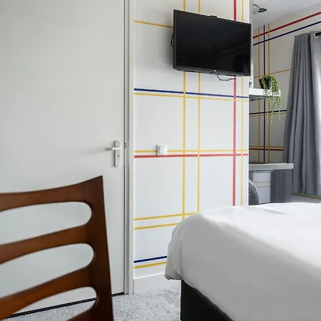 Apartment Modern Tilburg, Balcony & Kitchen