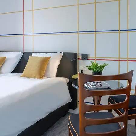 Modern Tilburg, Balcony & Kitchen