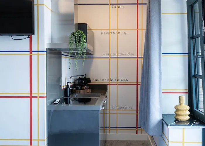 Modern Tilburg, Balcony & Kitchen Apartman Tilburg