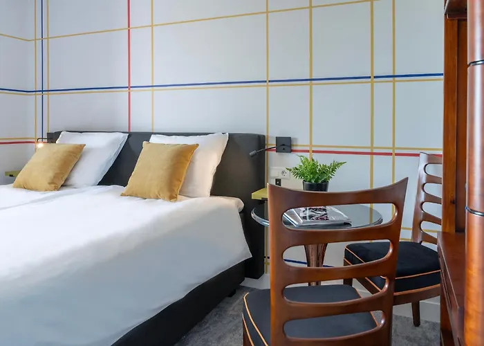 Modern Tilburg, Balcony & Kitchen