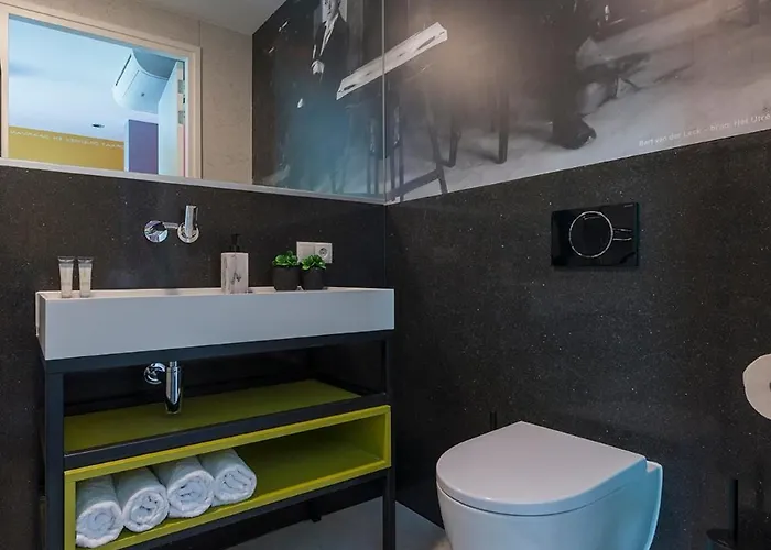 Modern Tilburg, Balcony & Kitchen Apartman *