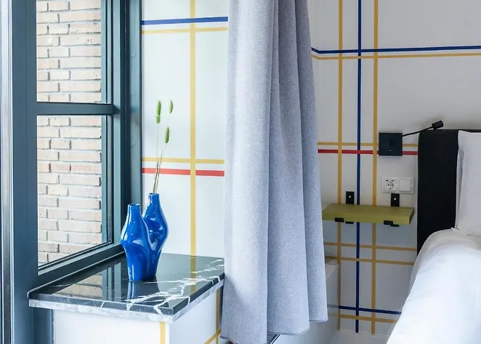 Modern Tilburg, Balcony & Kitchen