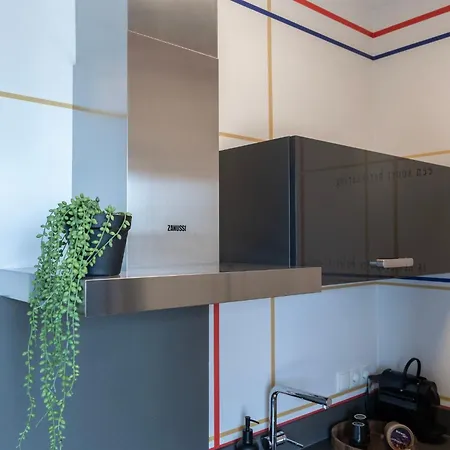 公寓 Modern Tilburg, Balcony & Kitchen *