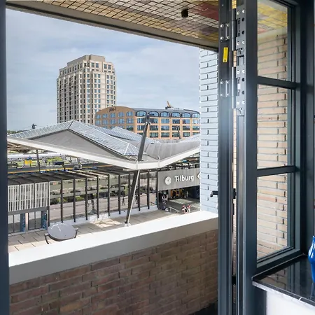 公寓 Modern Tilburg, Balcony & Kitchen